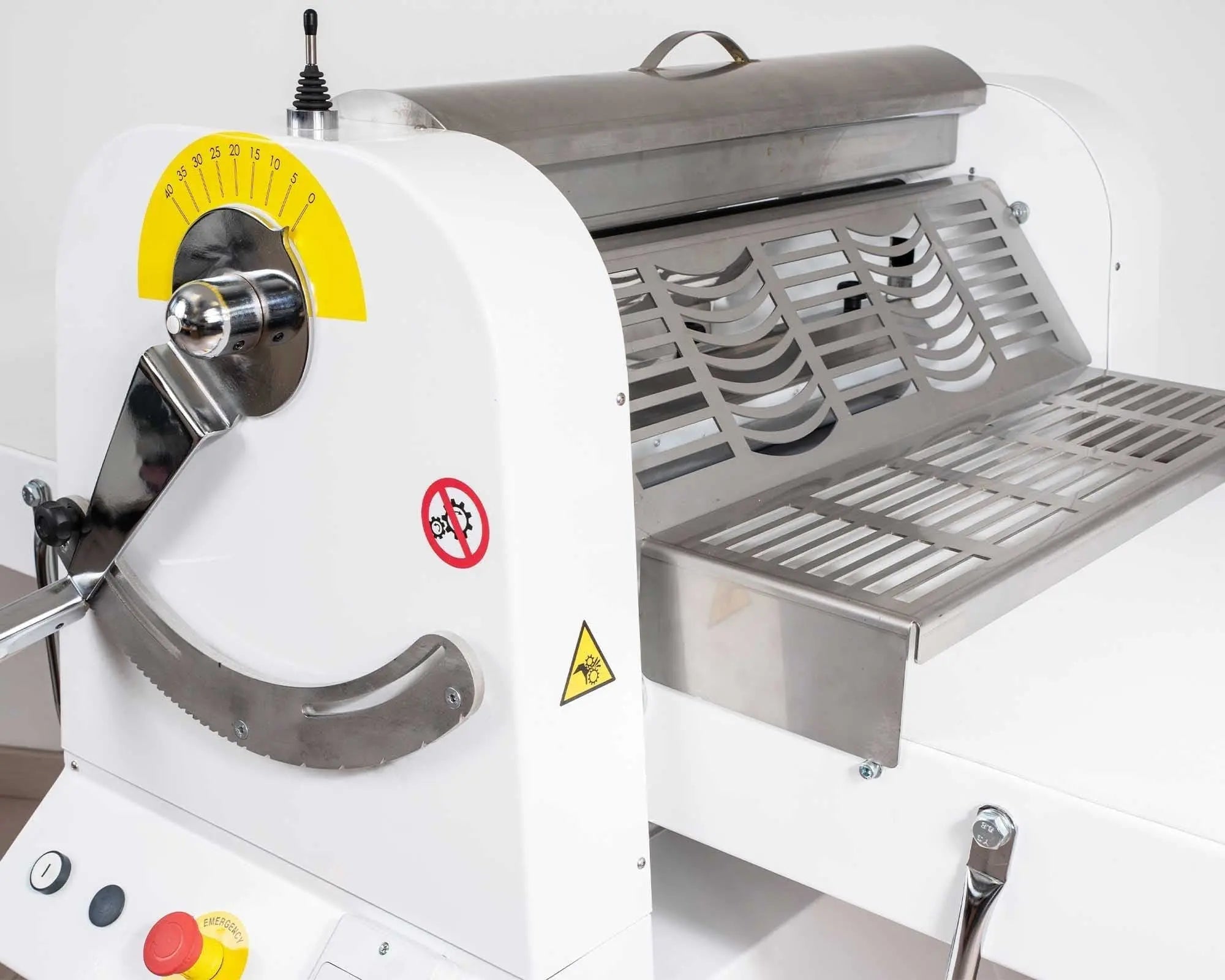 Sfogliatrice industriale con piedistallo mod. PM600BRAVO piano da 1500 mm Edilser